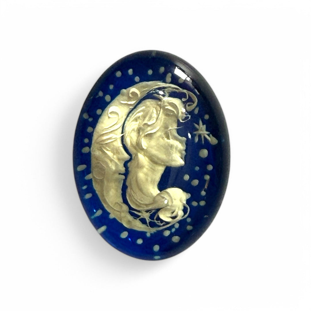 End of collection - Retro-engraved "dama luna" ring in blue amber set in silver