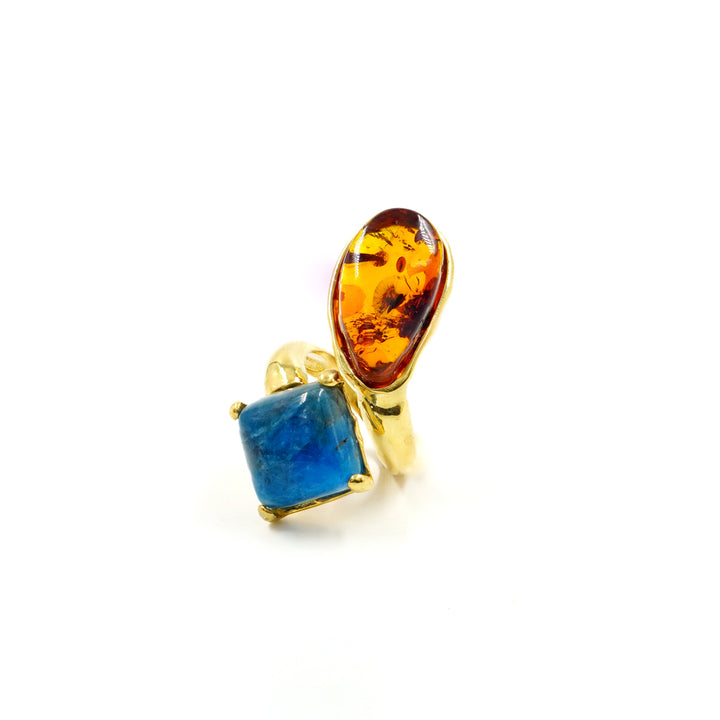 Apatite and amber ring mounted on silver