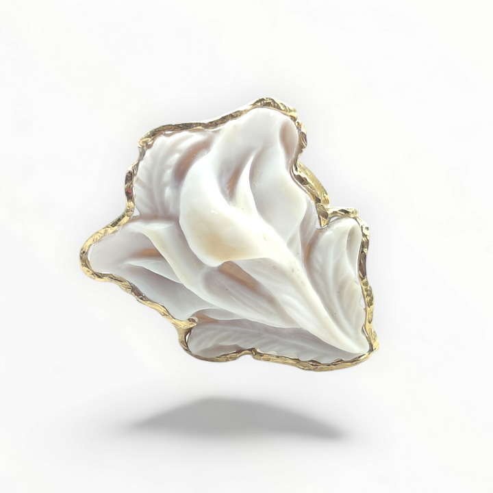 Anello "fiore calla e foglie" in cammeo sardonico e argento