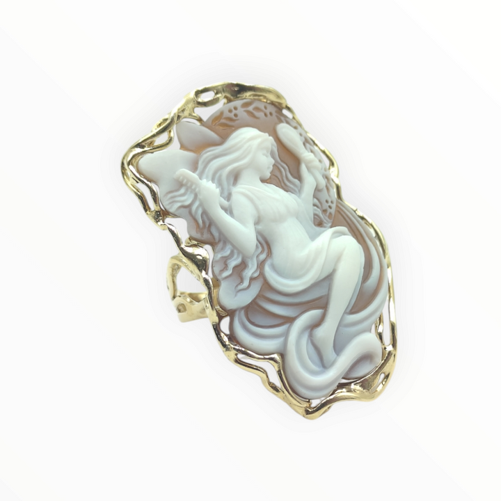 "Beauty and the Beast" ring in cameo and mounted on silver