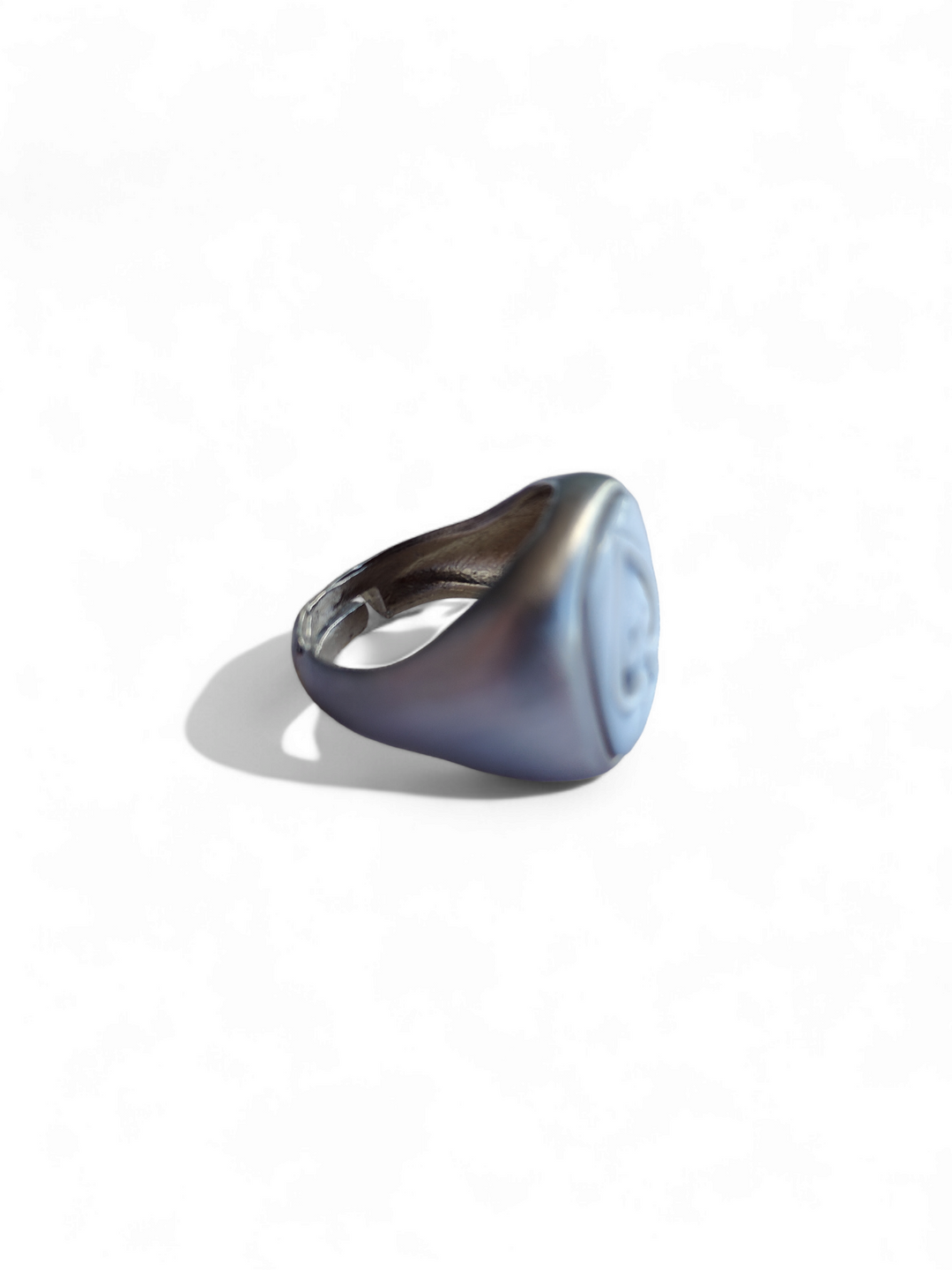 ANELLO "TESCHIO" DI CAMMEO MONTATO IN ARGENTO