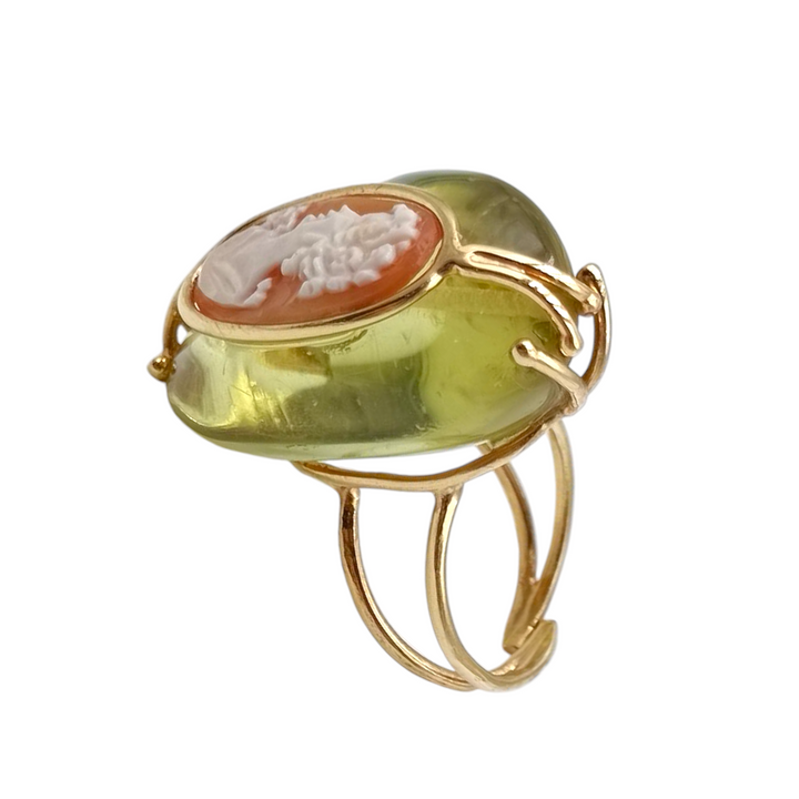 "Goddess and Green Amber" Ring in Sardonyx Cameo and Green Amber