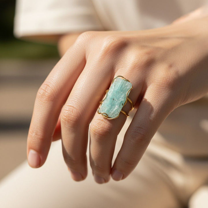 Anello di Acquamarina montati in Argento Dorato