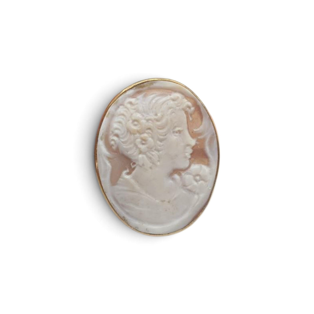 Anello Dama di Cammeo montato in Argento Dorato