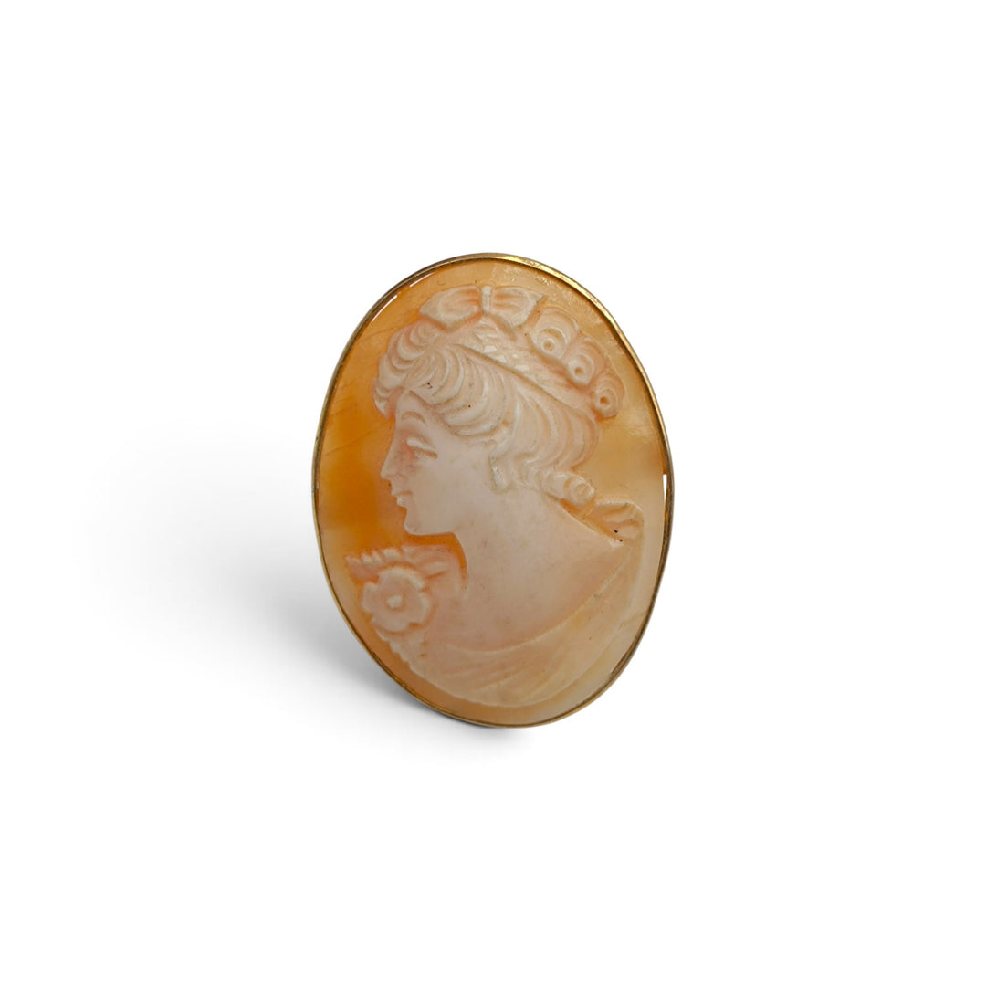 Anello Dea Flora di Cammeo montato in Argento Dorato