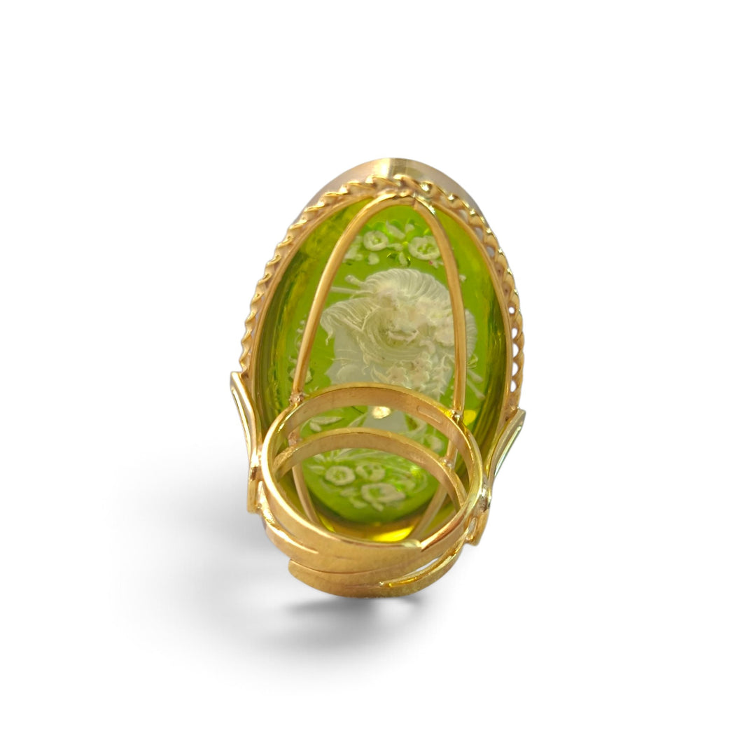 Anello Geisha di Ambra verde montato in Argento Dorato