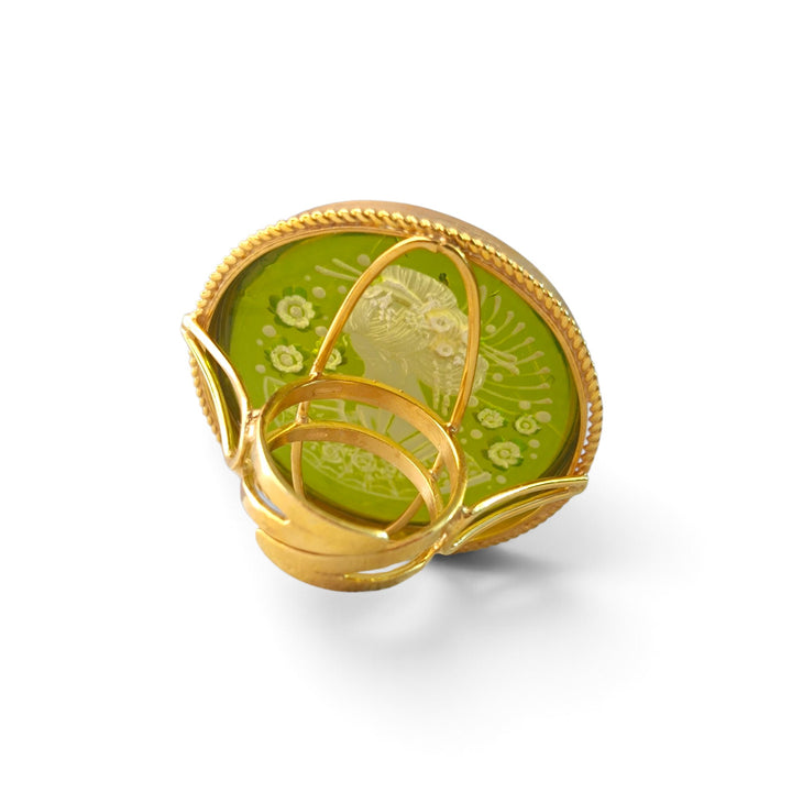 Anello Geisha di Ambra verde montato in Argento Dorato