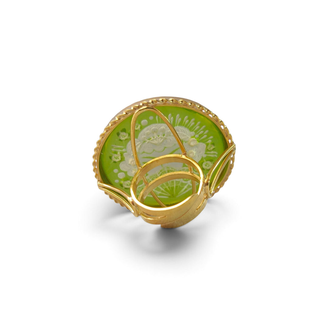 Anello Geisha di Ambra verde montato in Argento Dorato