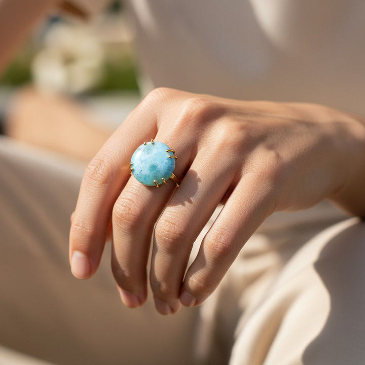 Anello di Larimar montato in Argento Dorato