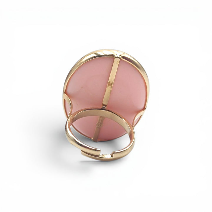 Anello Ovale di Pasta di Corallo rosa montato in Argento Dorato