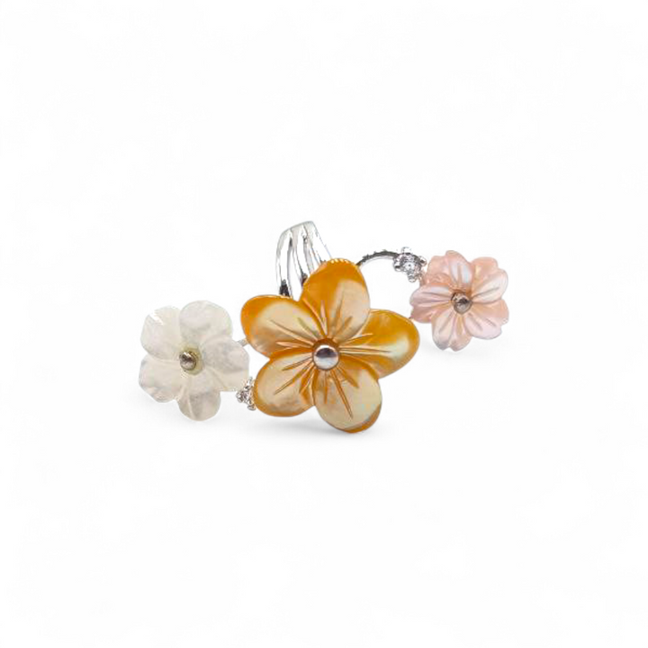 Anello Tris di Fiori in Madreperla e Zirconi montato in Argento