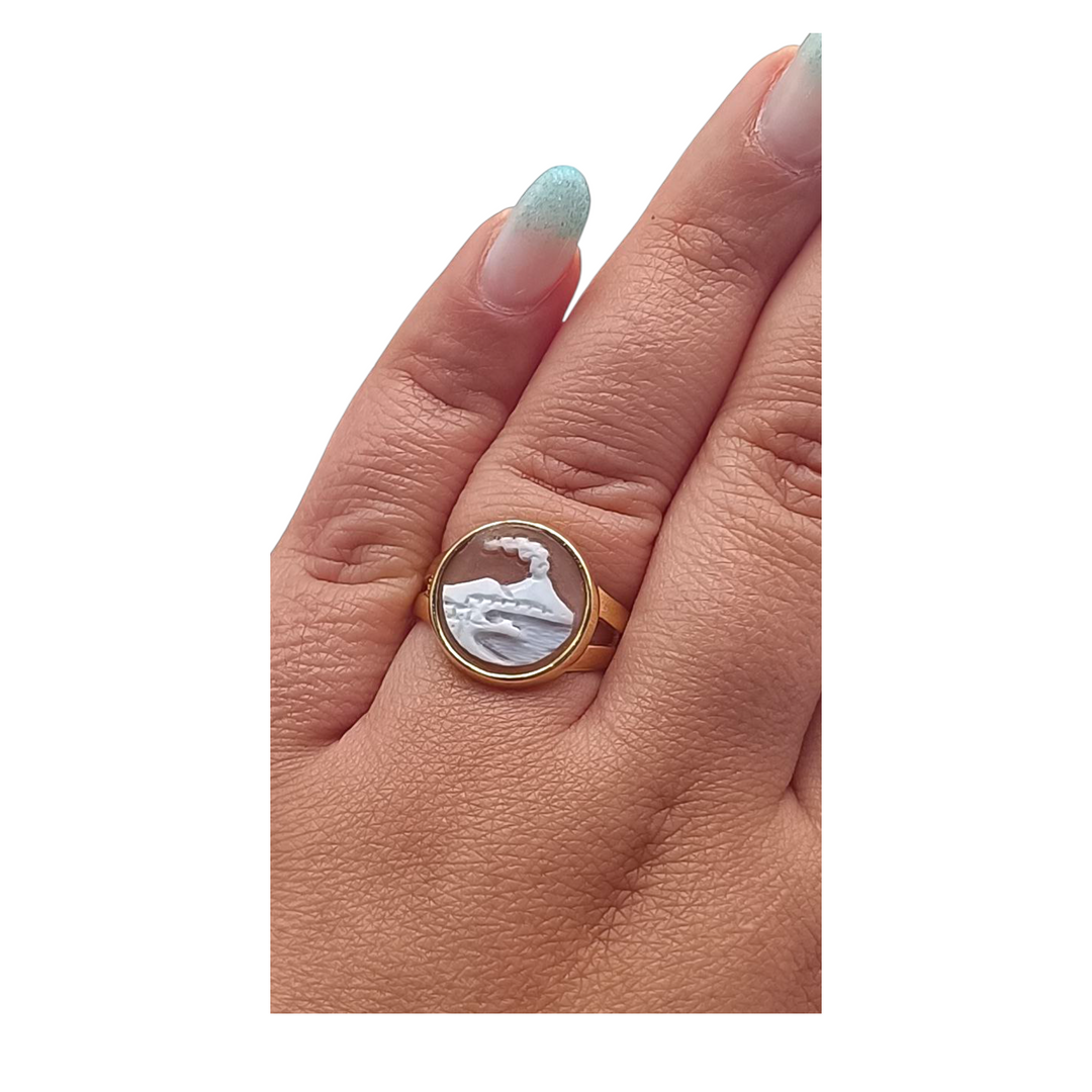 Anello Vesuvio di Cammeo montato in Argento Dorato