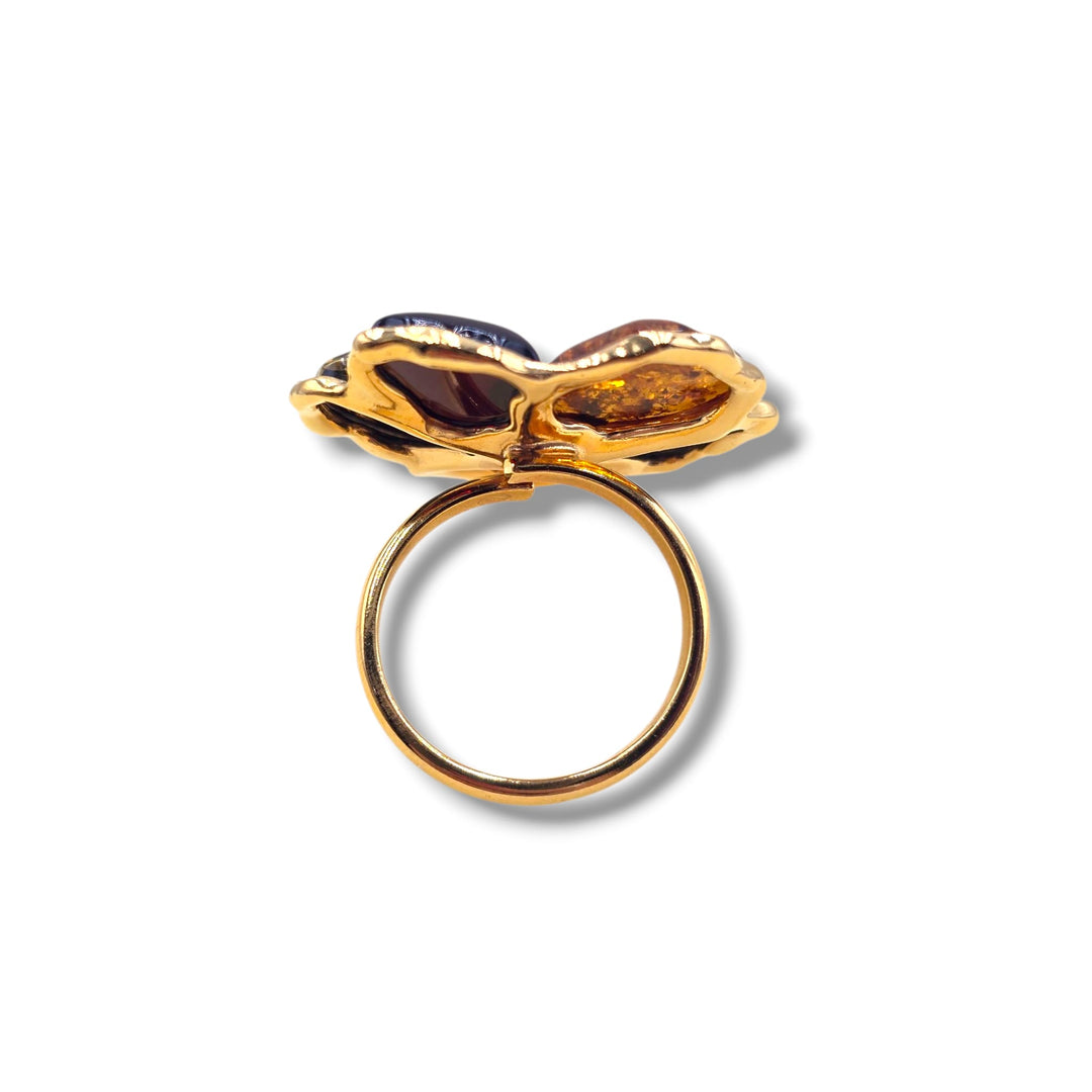 Anello “Fiore Margherita” di ambra montato in argento dorato