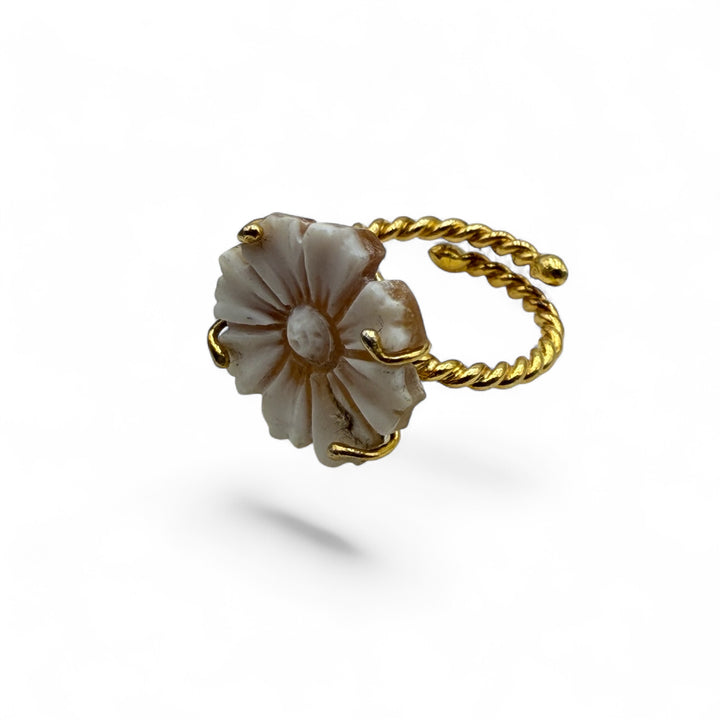 Anello “Margherita” da mignolo di cammeo sardonico montato in argento