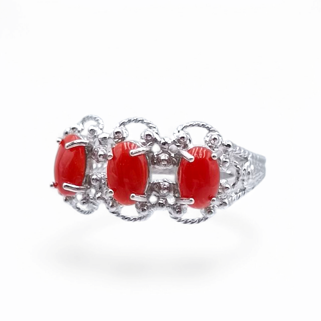 "Trilogy" ring in red coral set in silver
