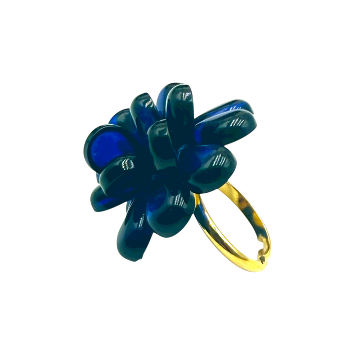 Anello Fiore di Ambra Blu montato in Argento Dorato