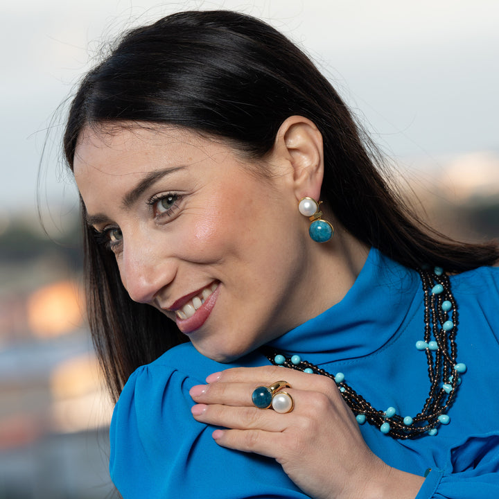 Anello apatite e perla montato su argento