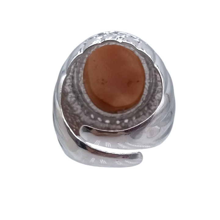 Anello "dea dell’ amore" di cammeo sardonico montato in argento