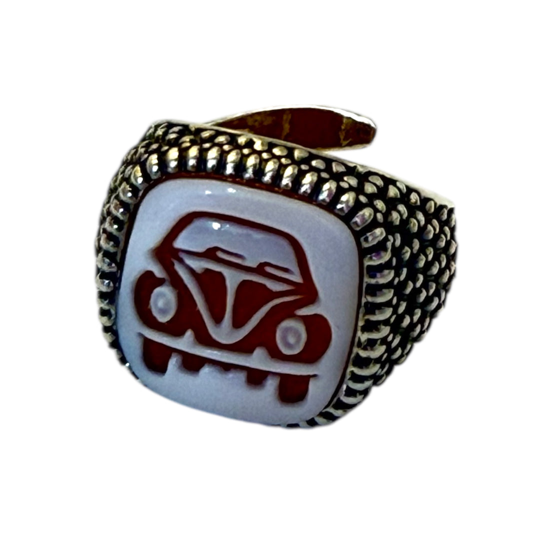 Anello auto di cammeo sardonico montato in argento