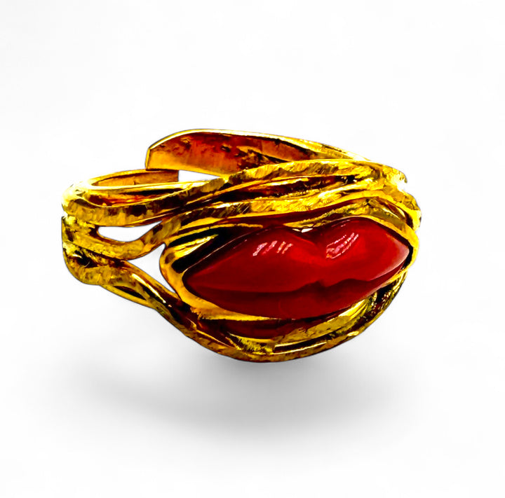 Anello “baciami” di corallo vero rosso montato in argento dorato