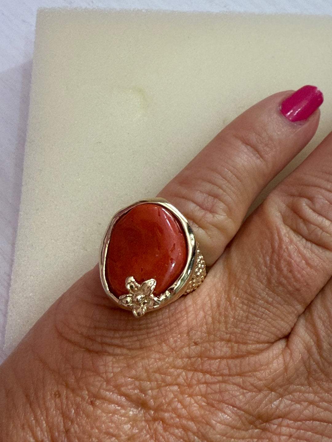 Anello corallo rosso e argento galvanica oro
