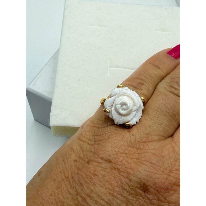 Anello da mignolo, di cammeo sardonico montato in argento
