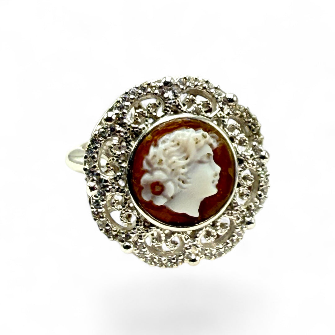 Anello “dama cammeo” montato in argento lavorazione filigrana