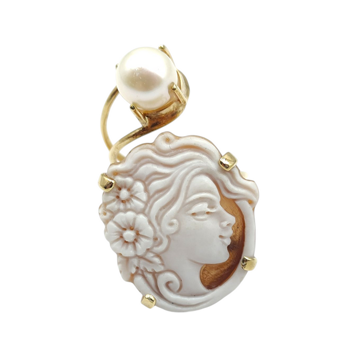 Anello dama in cammeo e montato su argento
