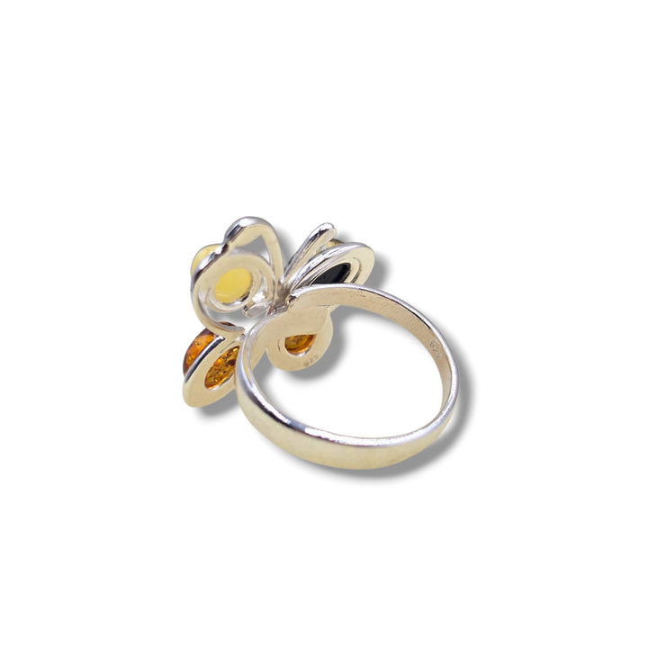 Anello farfalla di ambra montato in argento