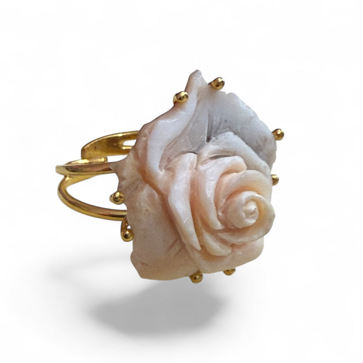 Anello fiore di cammeo sardonico montato in argento