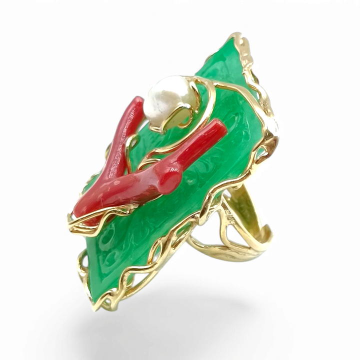 "Square" ring in green jade, coral and pearl mounted on silver