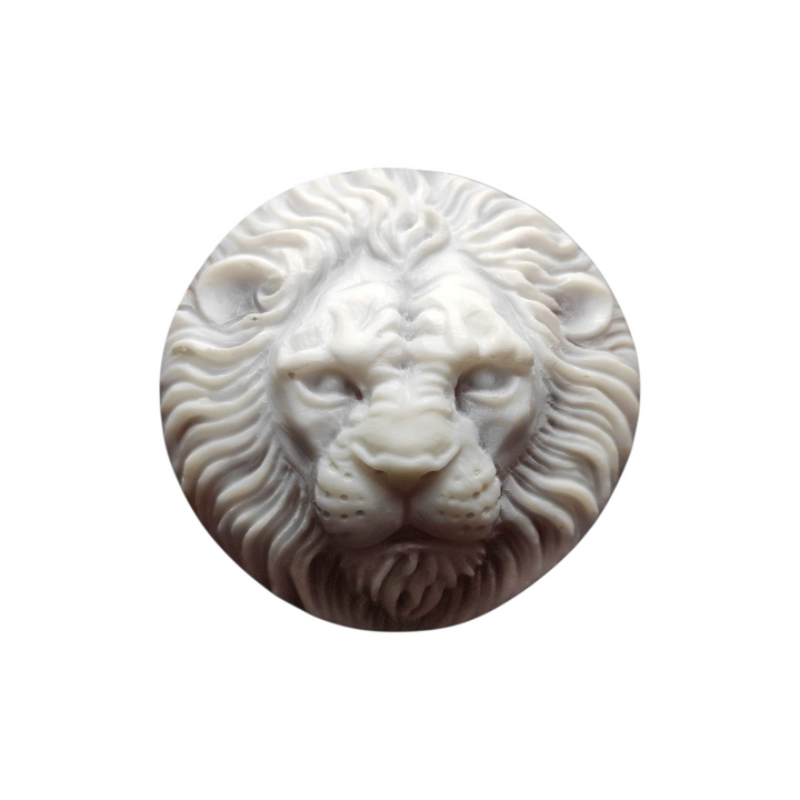 "Lion" ring in sardonyx cameo mounted on silver