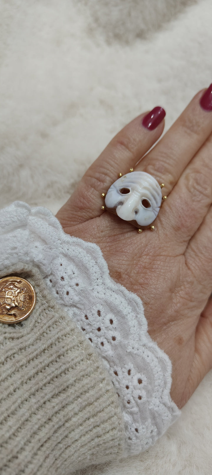Anello maschera napoletana, Pulcinella, in cammeo e montato su argento Lucia Vitiello Gioielli di Napoli
