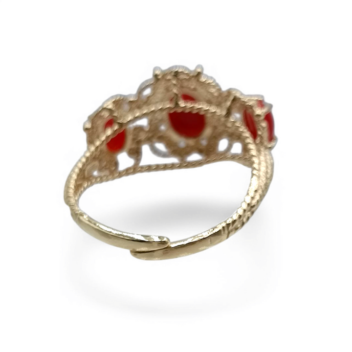 Anello Trilogy in corallo montato in argento