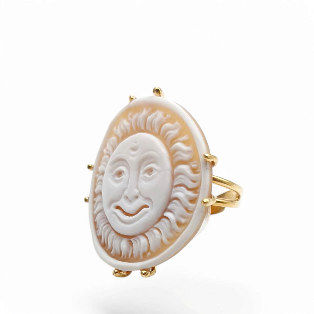 Anello "sole" in cammeo sardonico montato su argento