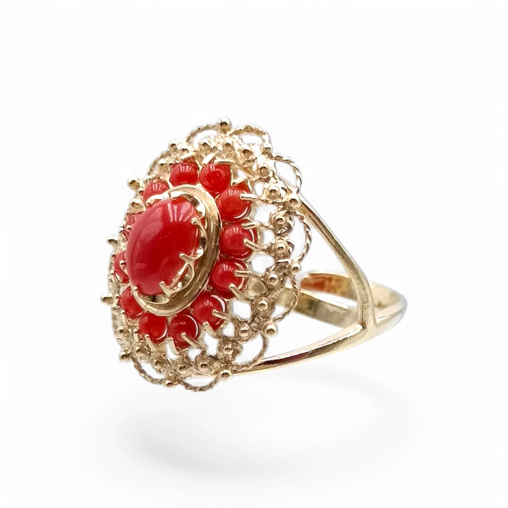 Anello corallo rosso vero montato su argento