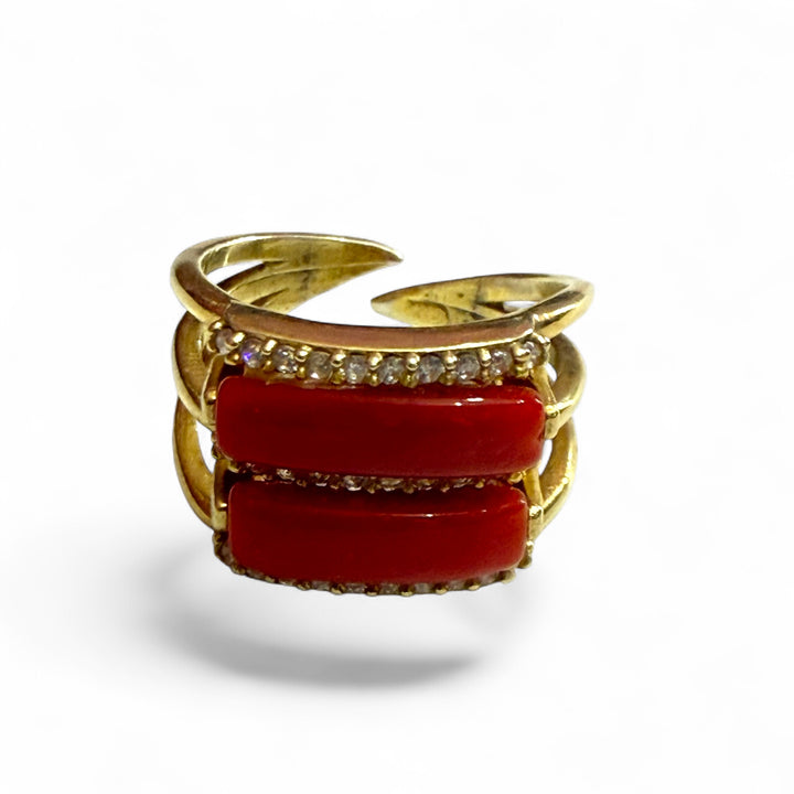 Anello toppa di corallo montato in argento