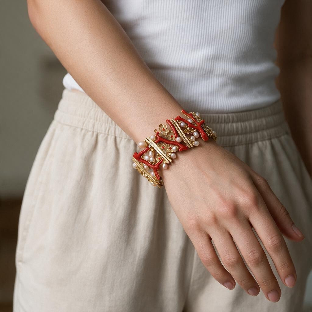 Bracciale Rami di Corallo e Perle montato in Bronzo placcato Oro