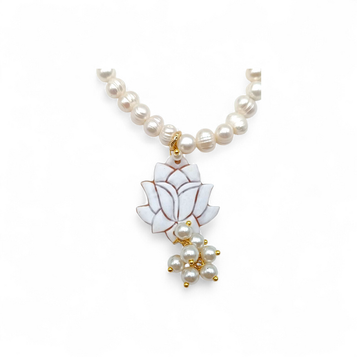 Bracciale Tulipano di Cammeo e di Perle di Fiume montato in Acciaio Dorato