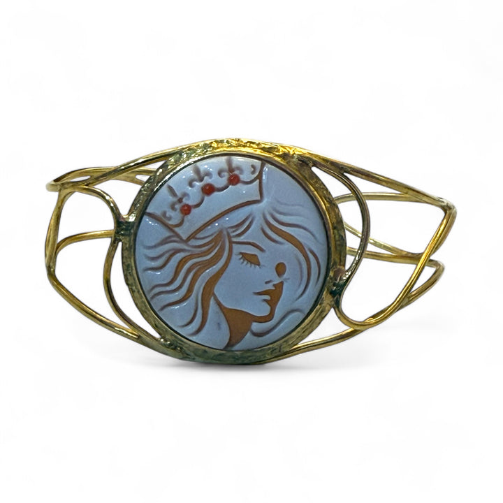 “Queen of Hearts” bracelet with sardonic cameo mounted in silver