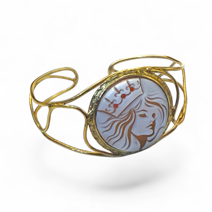 “Queen of Hearts” bracelet with sardonic cameo mounted in silver