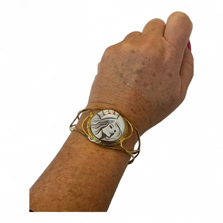 “Queen of Hearts” bracelet with sardonic cameo mounted in silver