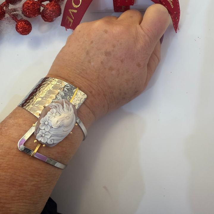 Bracciale Unicorno di Cammeo montato in Argento