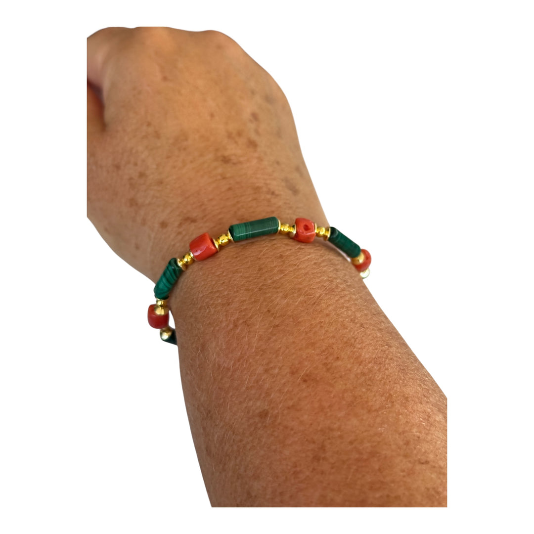 Bracciale di corallo e malachite montato in argento galvanica oro
