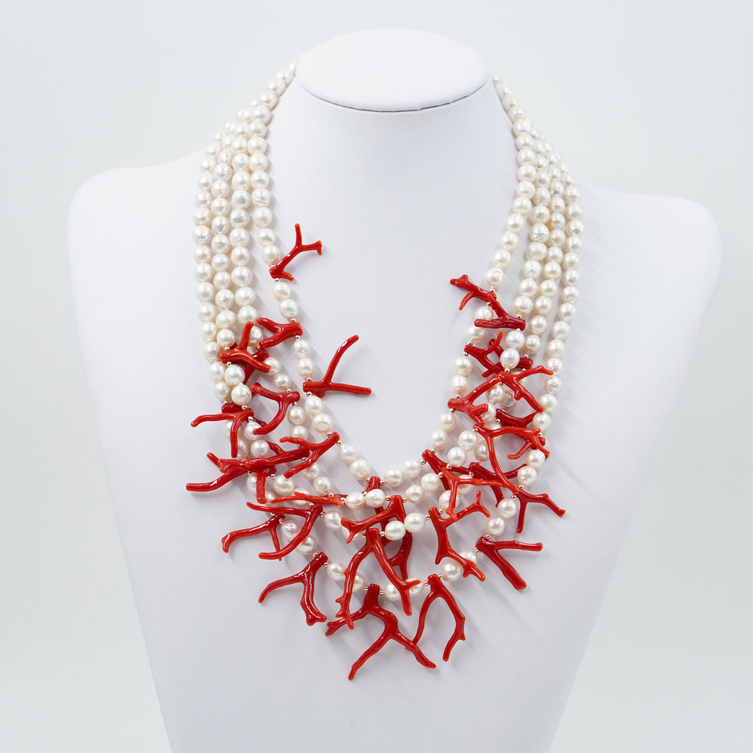 Collana multifilo in corallo e perle montata su argento