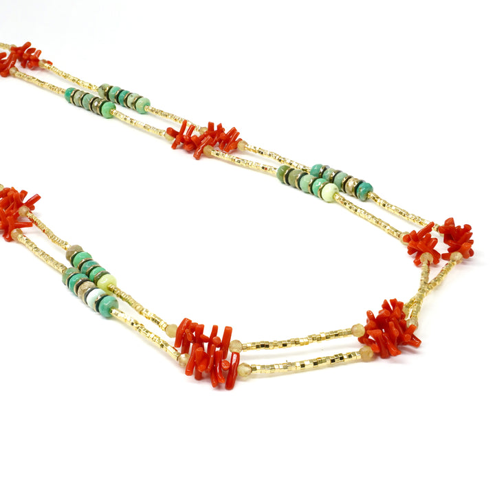 Collana multifilo in corallo montata su apatite gialla