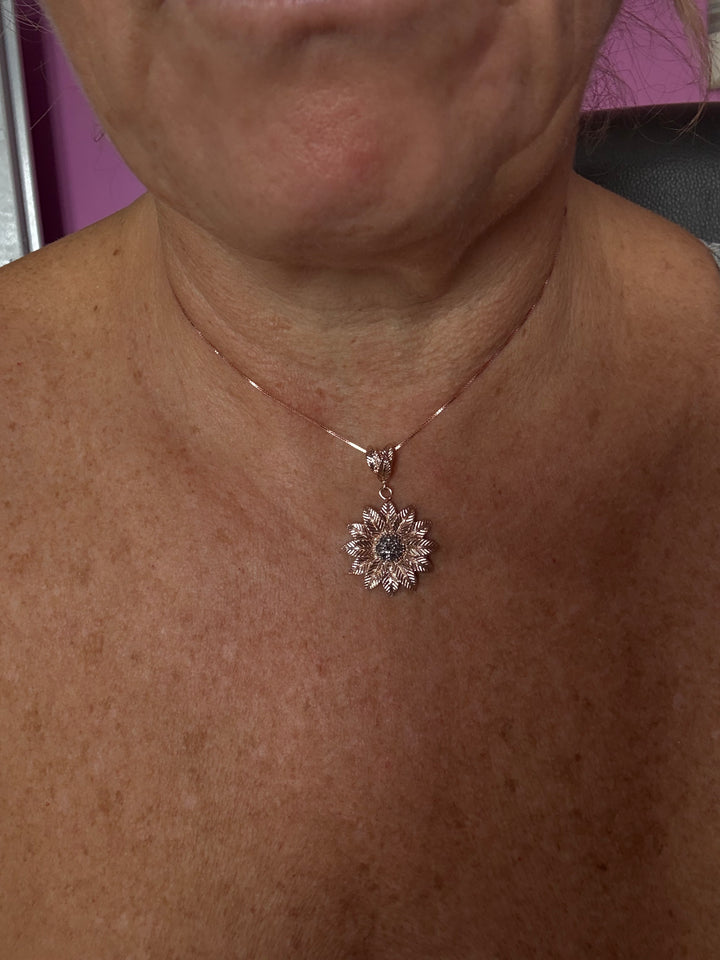 Collana ciondolo “Margherita” in argento ramato e zirconi