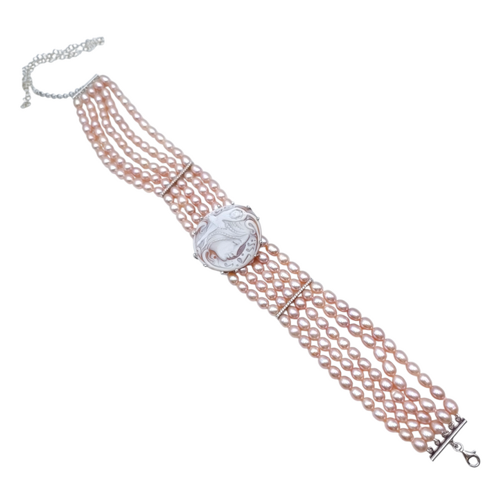 Chevalier necklace in pearls and cameo mounted on silver