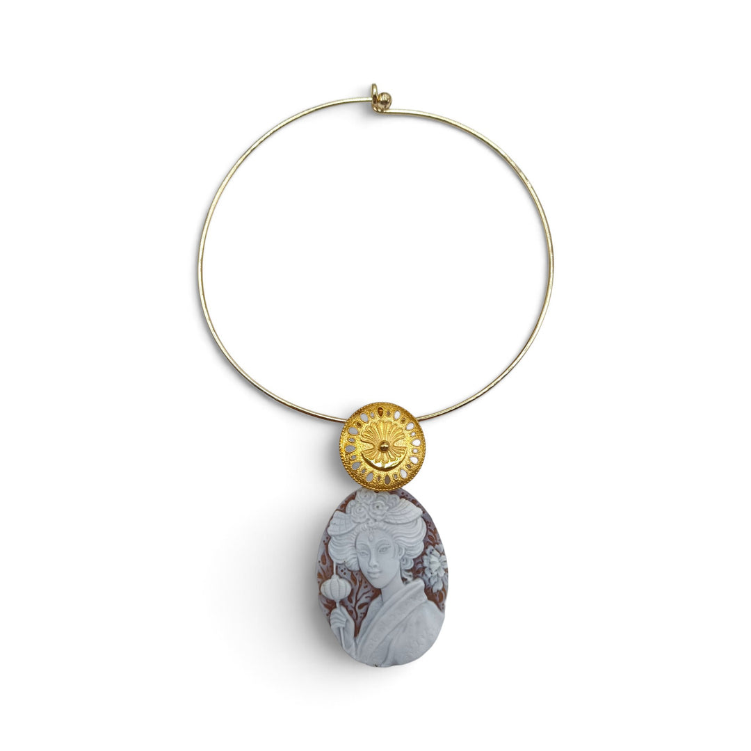Donna Samurai Kannon (観音) di Cammeo montato in Argento Dorato