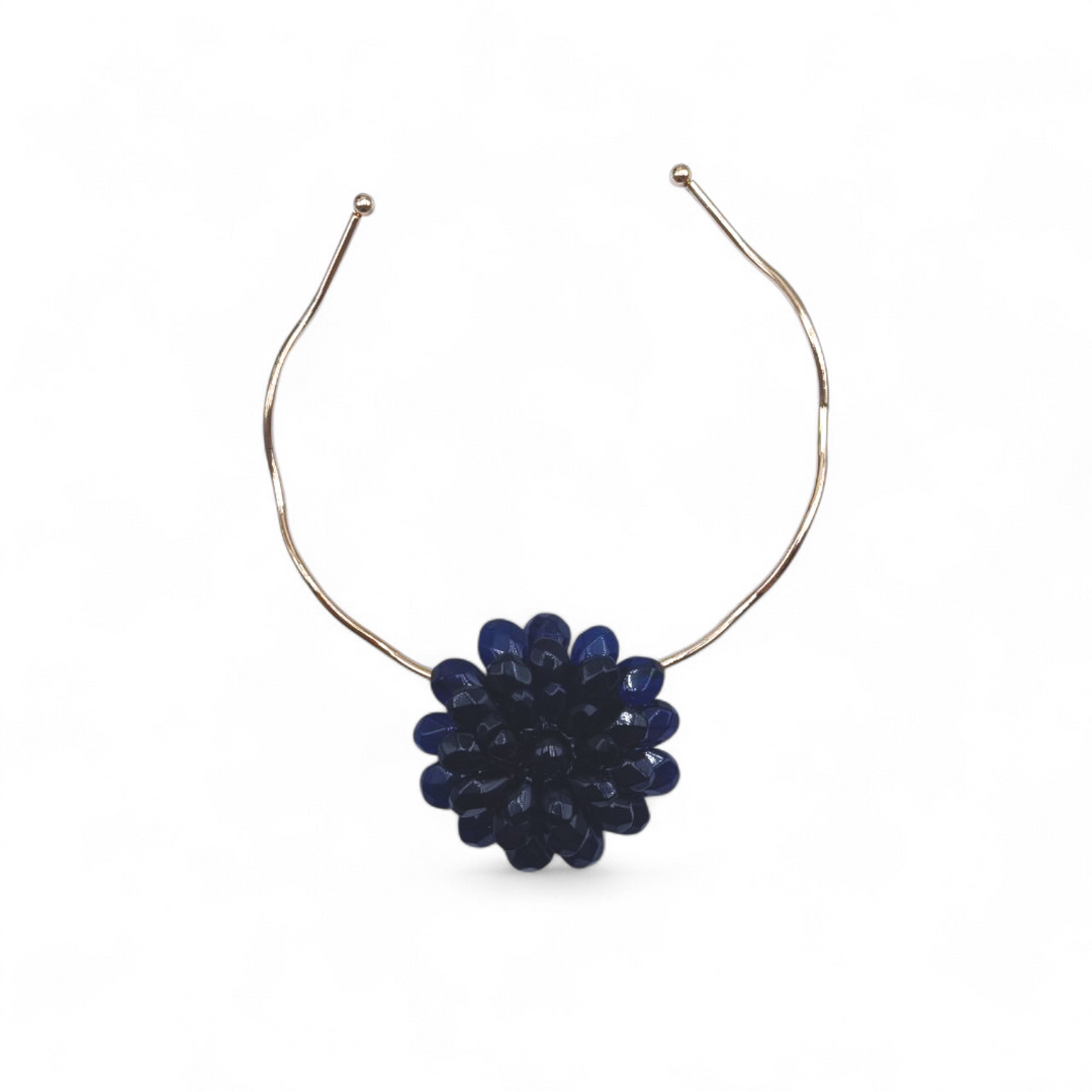 Collier con Ciondoli Fiore di Ambra blu montati in Cotone